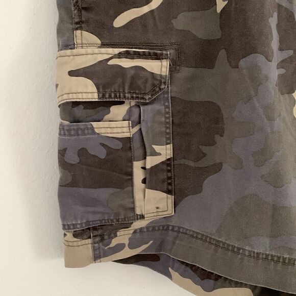 Red Head camouflage cargo shorts men’s size 46 - Picture 3 of 8